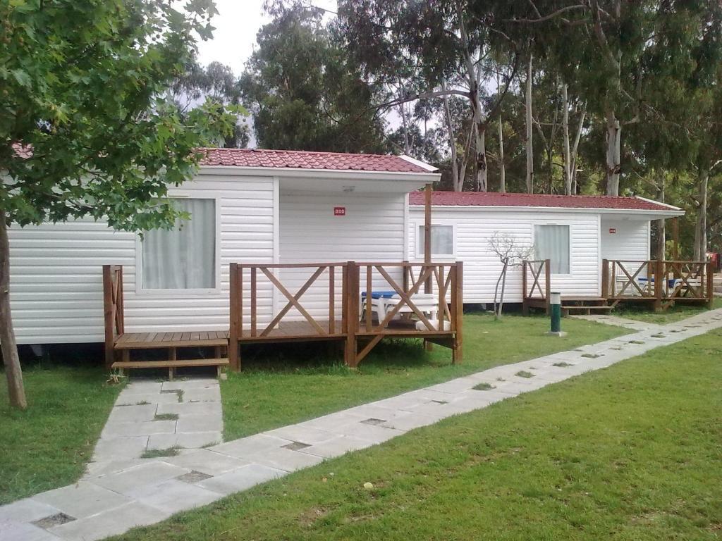 Parque De Campismo Orbitur Evora Hotel Buitenkant foto